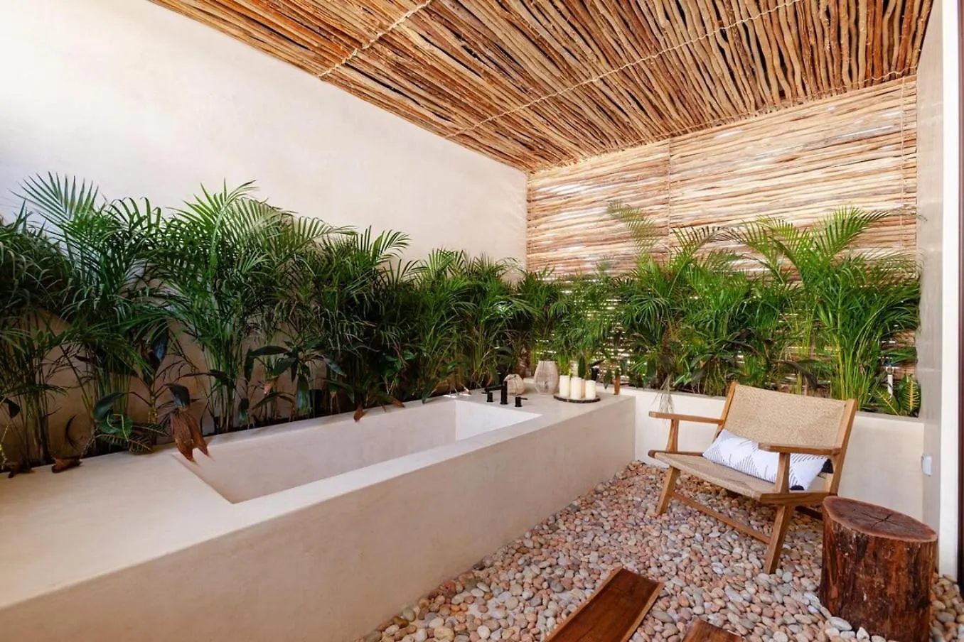 Luxe Jungle Apt 10Min To Beach Hot Tub King Apartment